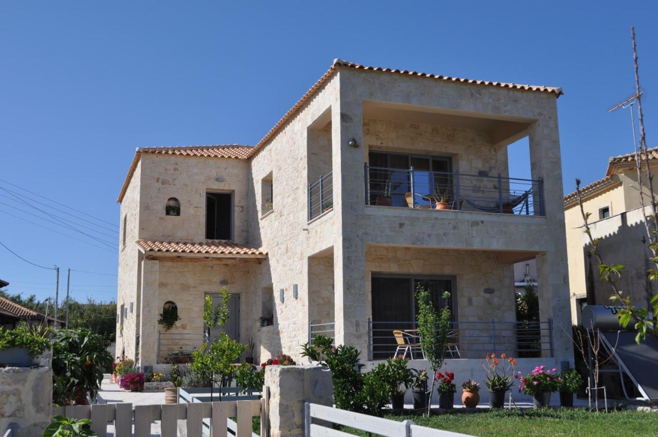 Liri'S Apartments Kalamákion Екстериор снимка