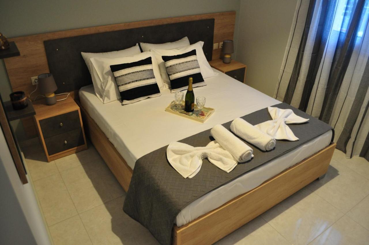 Liri'S Apartments Kalamákion Екстериор снимка