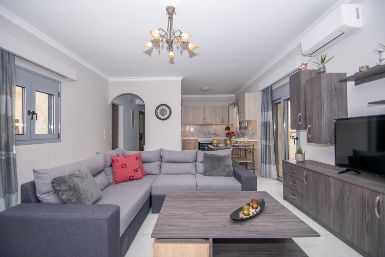 Liri'S Apartments Kalamákion Екстериор снимка