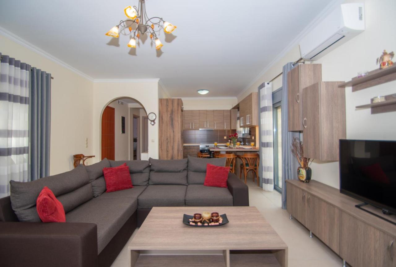 Liri'S Apartments Kalamákion Екстериор снимка