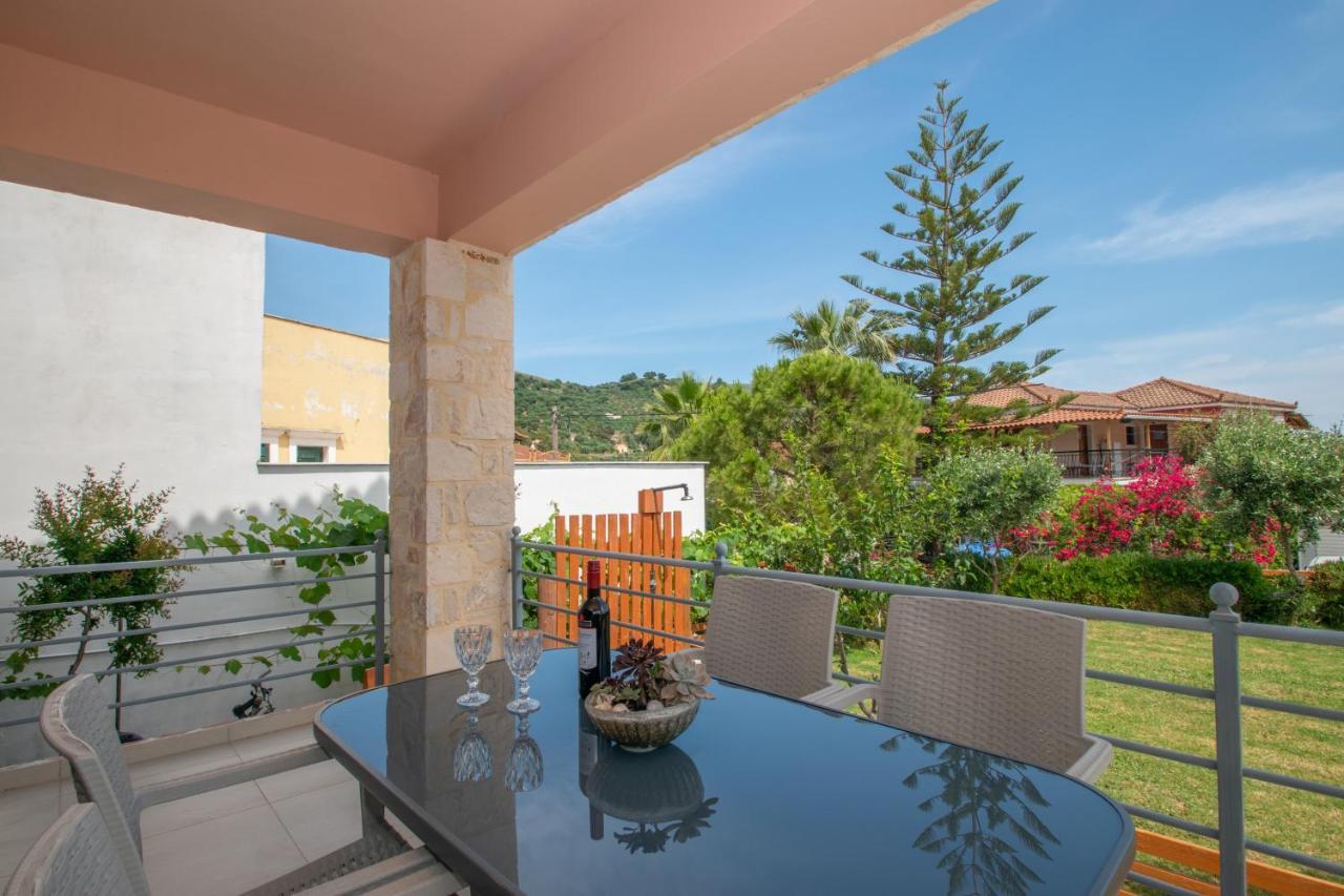 Liri'S Apartments Kalamákion Екстериор снимка