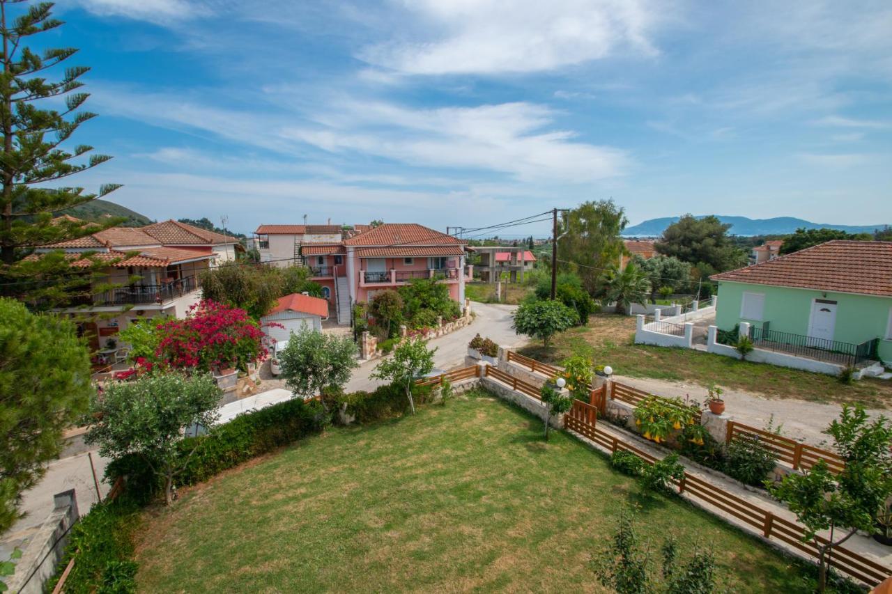 Liri'S Apartments Kalamákion Екстериор снимка