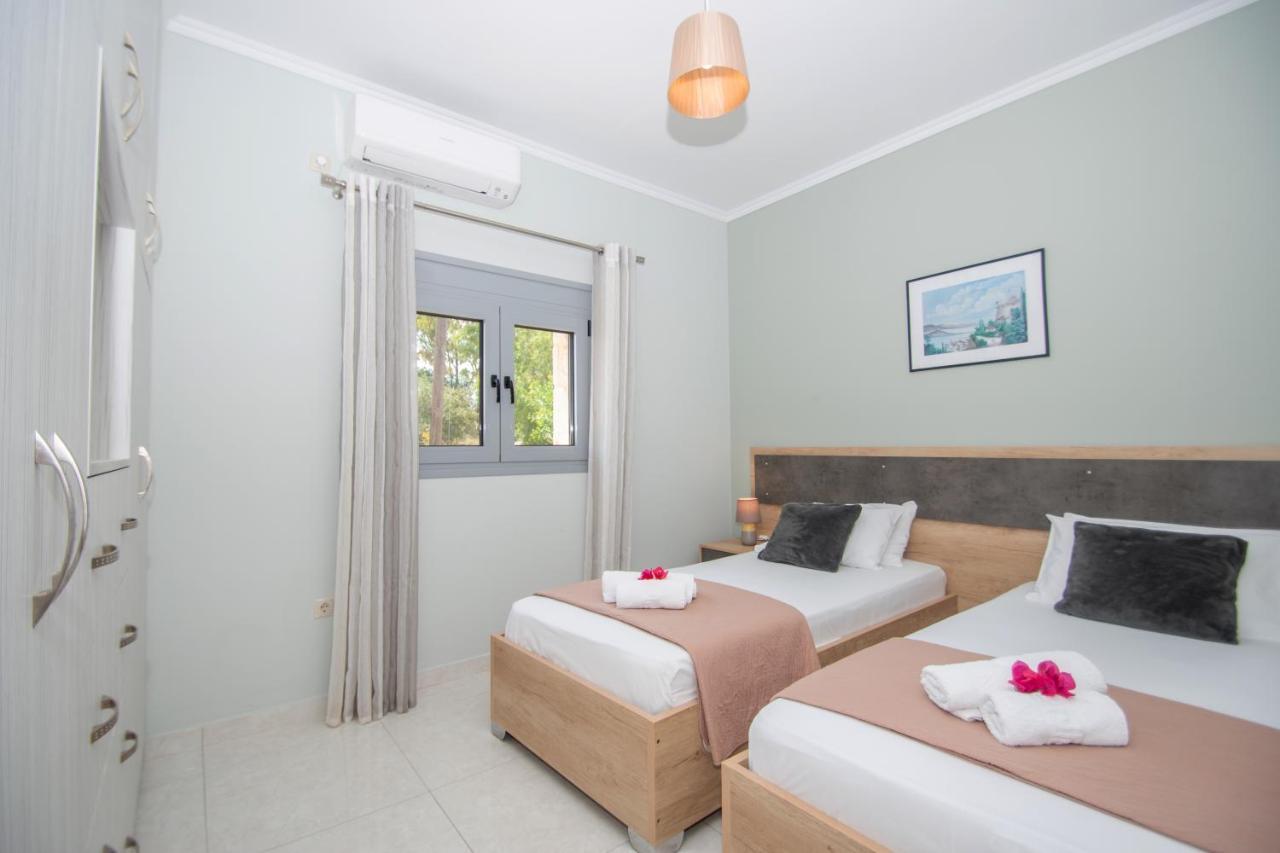 Liri'S Apartments Kalamákion Екстериор снимка