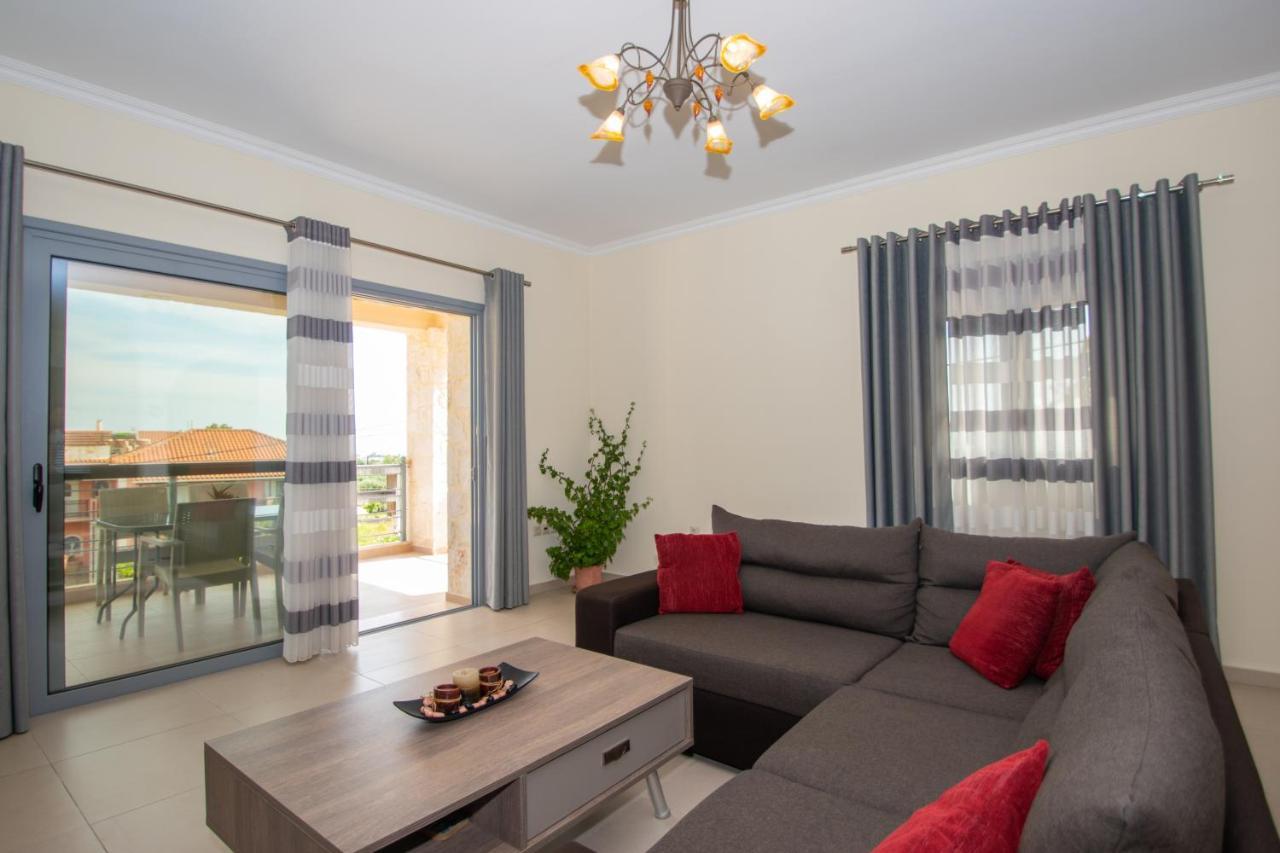 Liri'S Apartments Kalamákion Екстериор снимка