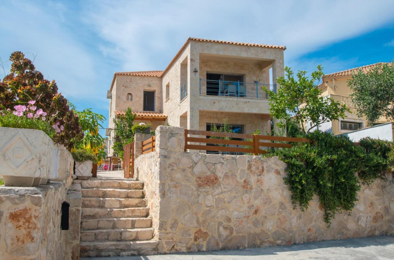 Liri'S Apartments Kalamákion Екстериор снимка