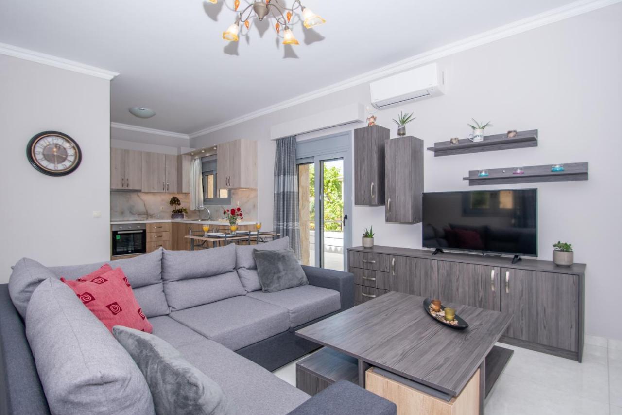 Liri'S Apartments Kalamákion Екстериор снимка