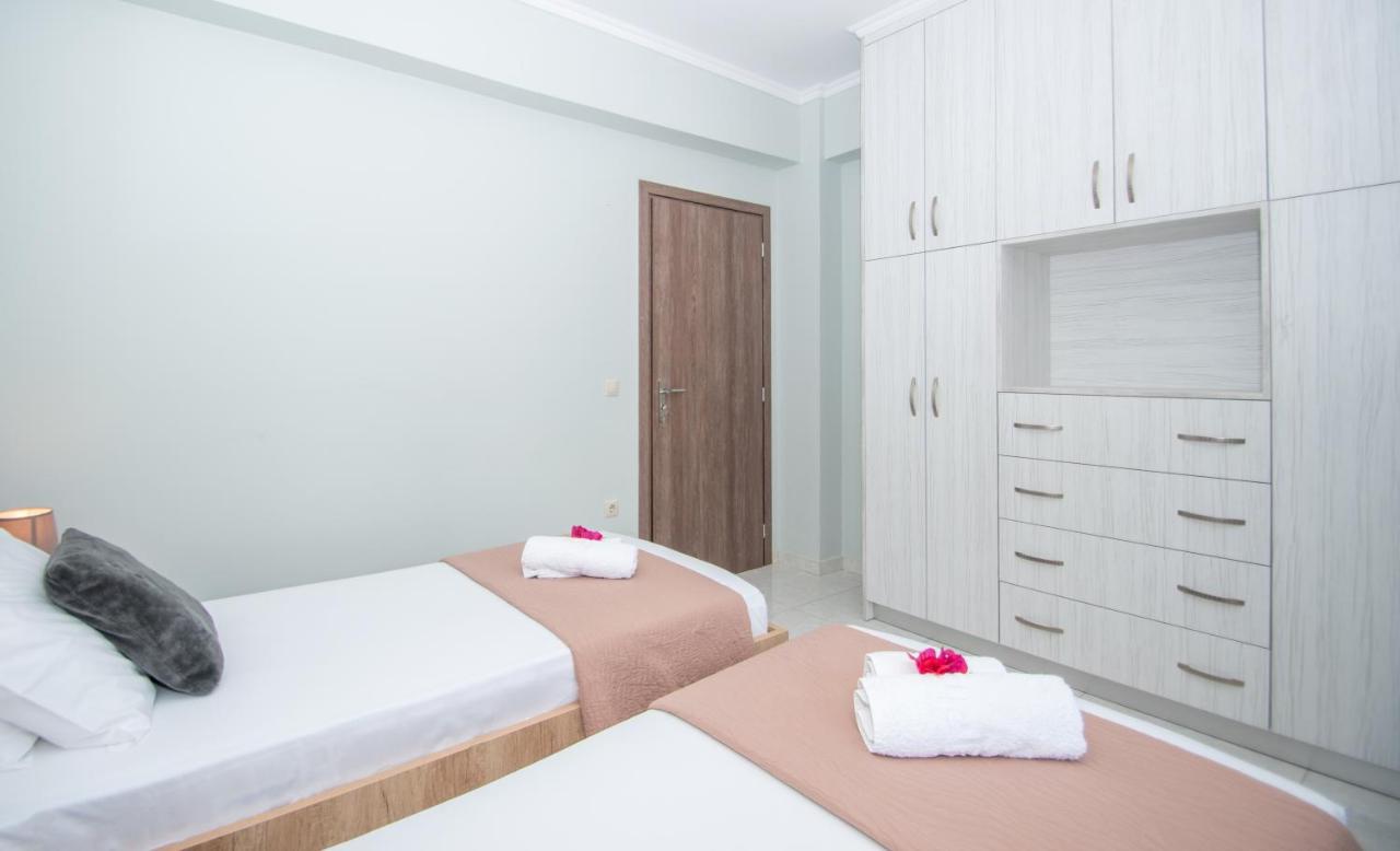 Liri'S Apartments Kalamákion Екстериор снимка