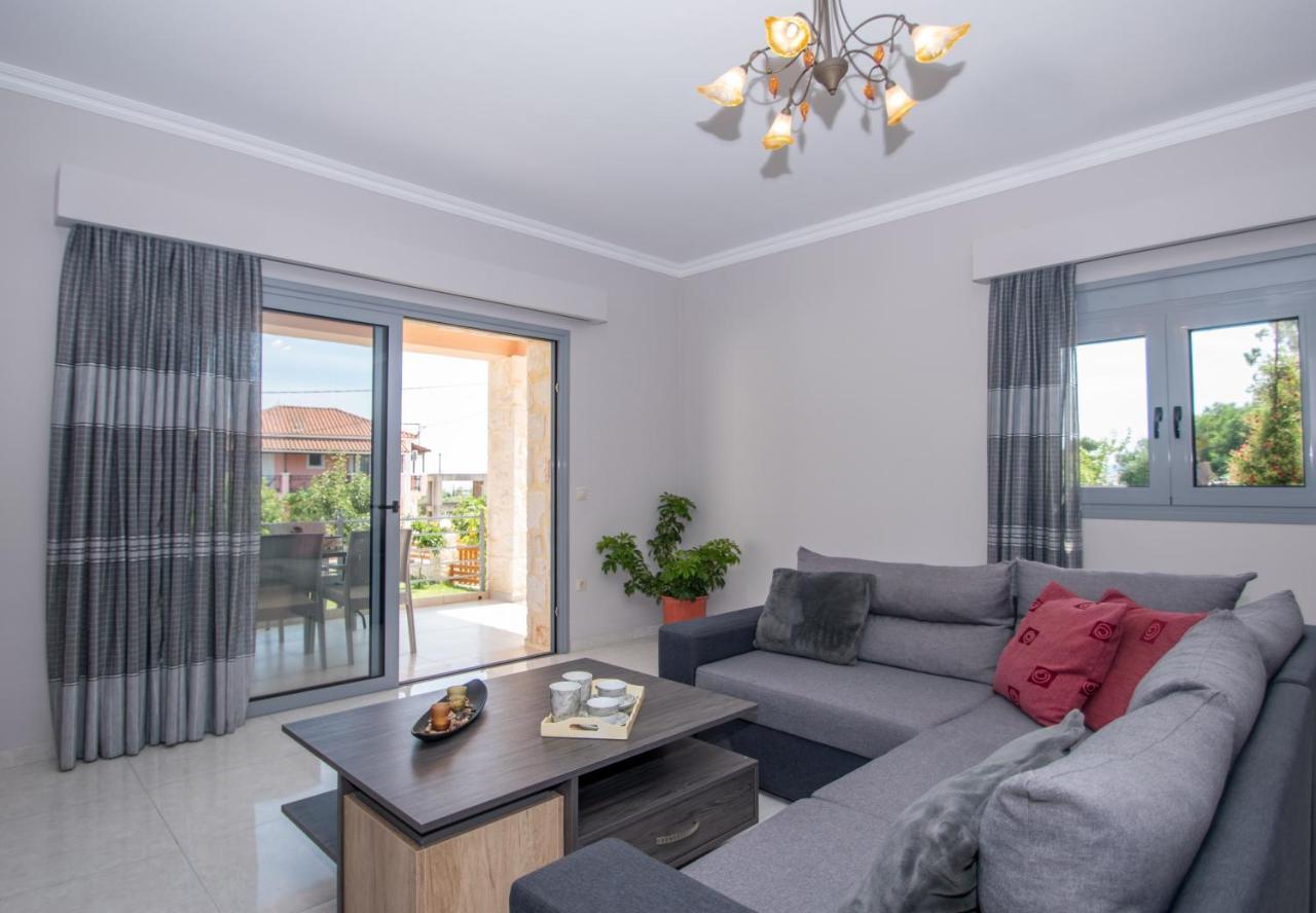 Liri'S Apartments Kalamákion Екстериор снимка